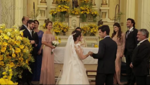 casamentos de Haja Coração shirlei, vivida pela atriz Sabrina Petaglia