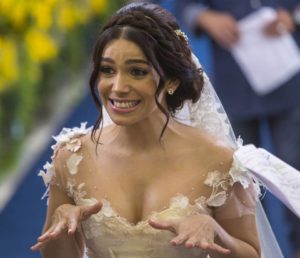 casamentos de Haja Coração shirlei, vivida pela atriz Sabrina Petaglia