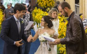 casamentos de Haja Coração shirlei, vivida pela atriz Sabrina Petaglia