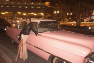 Flavia Alessandra e Otaviano Costa foram surpreendidos pelas filhas com cerimônia na famosa capela de Las Vegas!