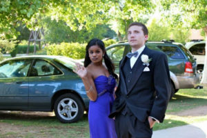 Matt e Laura amigos de infância se casam depois de 20 anos