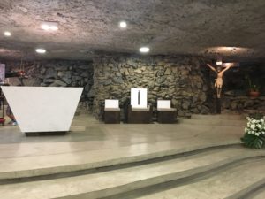 Gruta Nossa Senhora de Lourdes, em Alphaville, Barueri