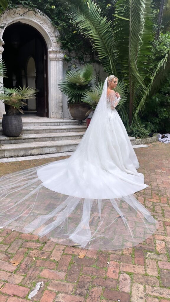 Anitta e Paris Hilton são madrinhas de casamento de Lele Pons - Pronta Para o Sim (7)